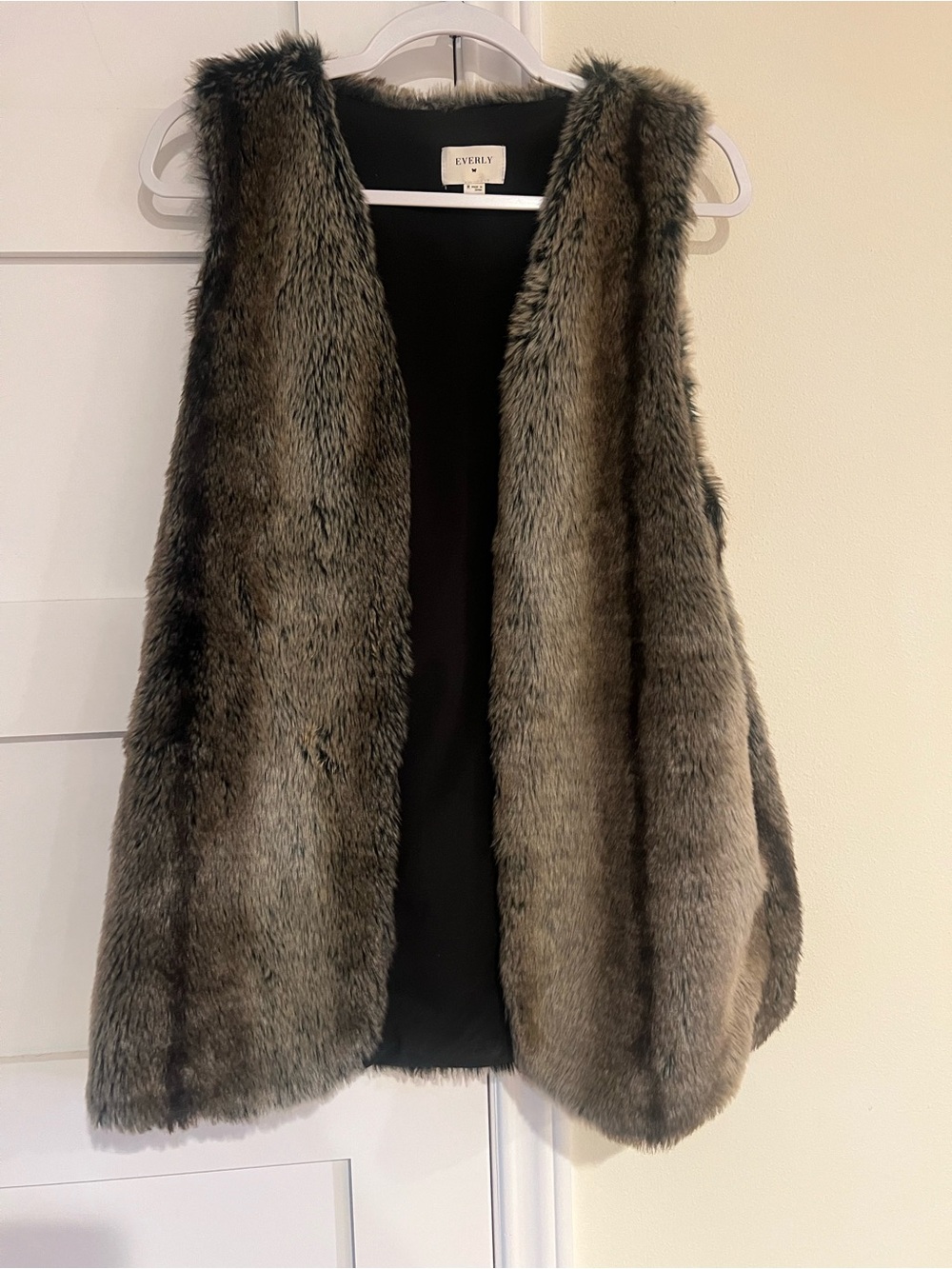 Everly Faux Fur Vest in Taupe